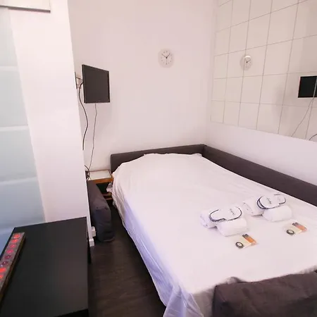 Luckey Homes - Rue Des Acacias Parigi